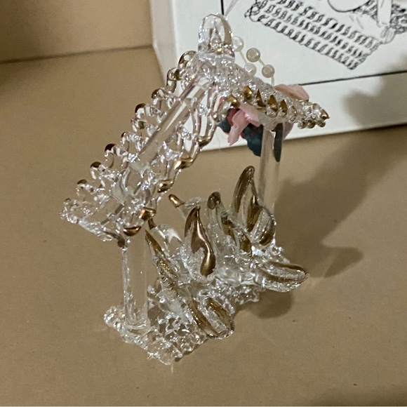 Kurt Adler, Santa’s World, Glass Gold Leaf Swinging Turtle Doves Ornament, J9244 - Picture 4 of 9